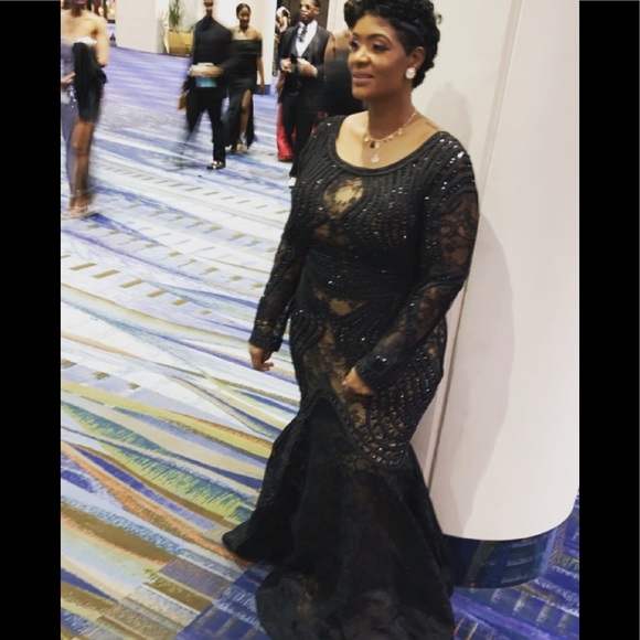 Ball gown size 18 worn once for 4 hours paid 680 - Picture 2 of 4